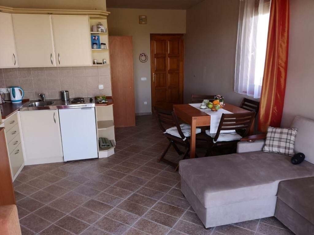 Horvath Apartman Fonyodアパートメント エクステリア 写真