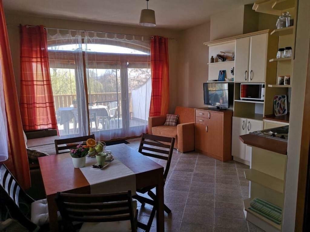 Horvath Apartman Fonyodアパートメント エクステリア 写真